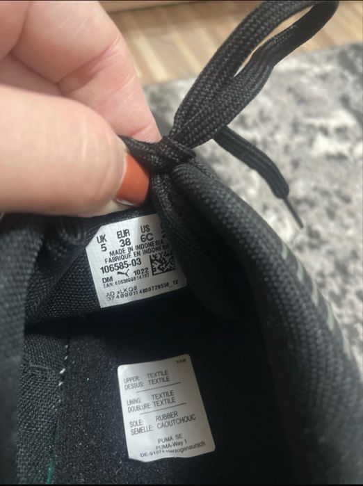 Ghete fotbal  Puma de baieti marimea 38,Noi