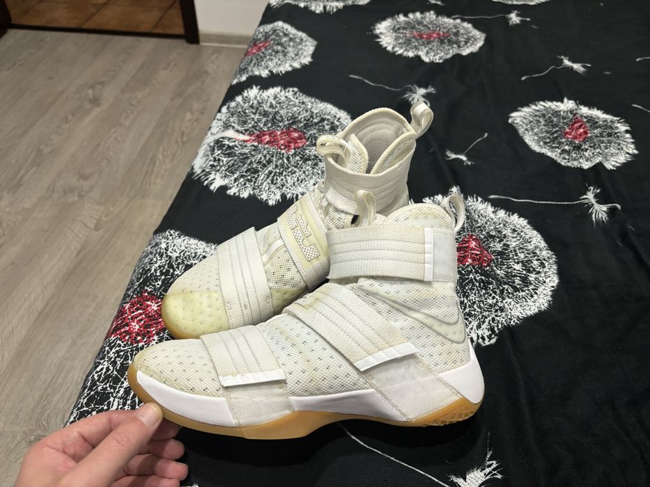 Nike Lebron James  marimea 40,5