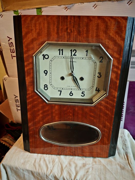 Ретро руски стене часовник. Работи! Перфектно състояние. Антика!