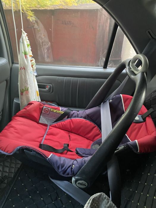 Продам автолюльку от 0  до 6 месяцев