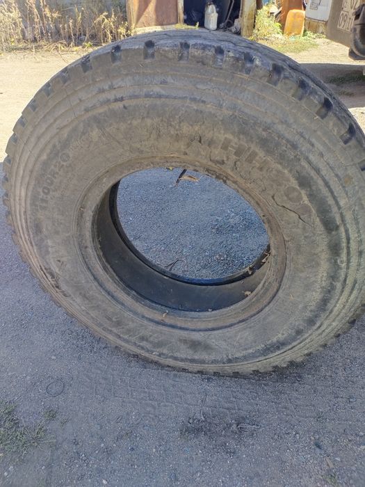 Шина 11.00. R20  хх