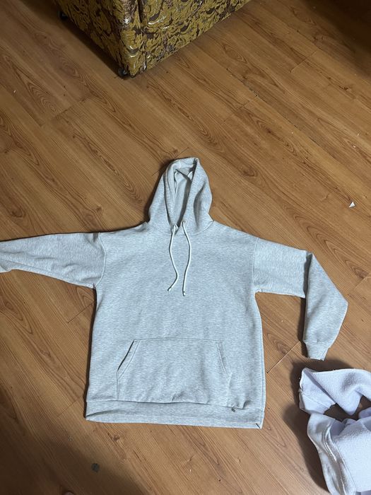 Продам худи по 1000 т