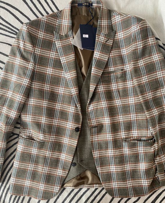 Продам мужской костюм-тройку ADO (Турция)