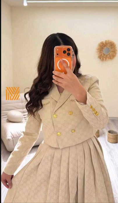 Compleu dama elegant cu fusta