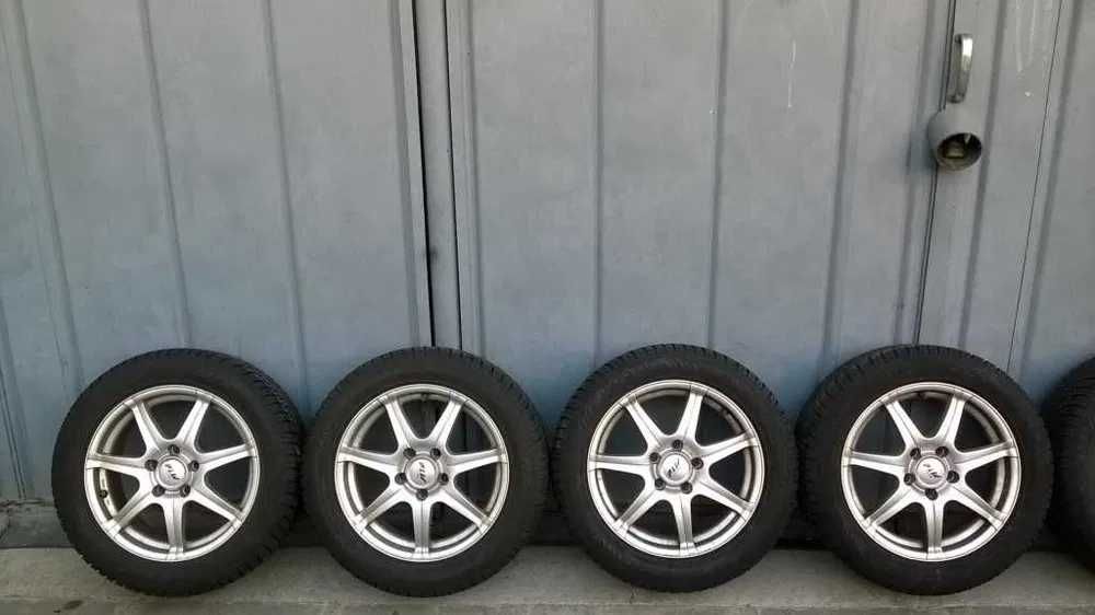 Vând set 4 jante din aliaj R16, echipate cu anvelope M+S, potrivite pentru VW, Audi, Skoda