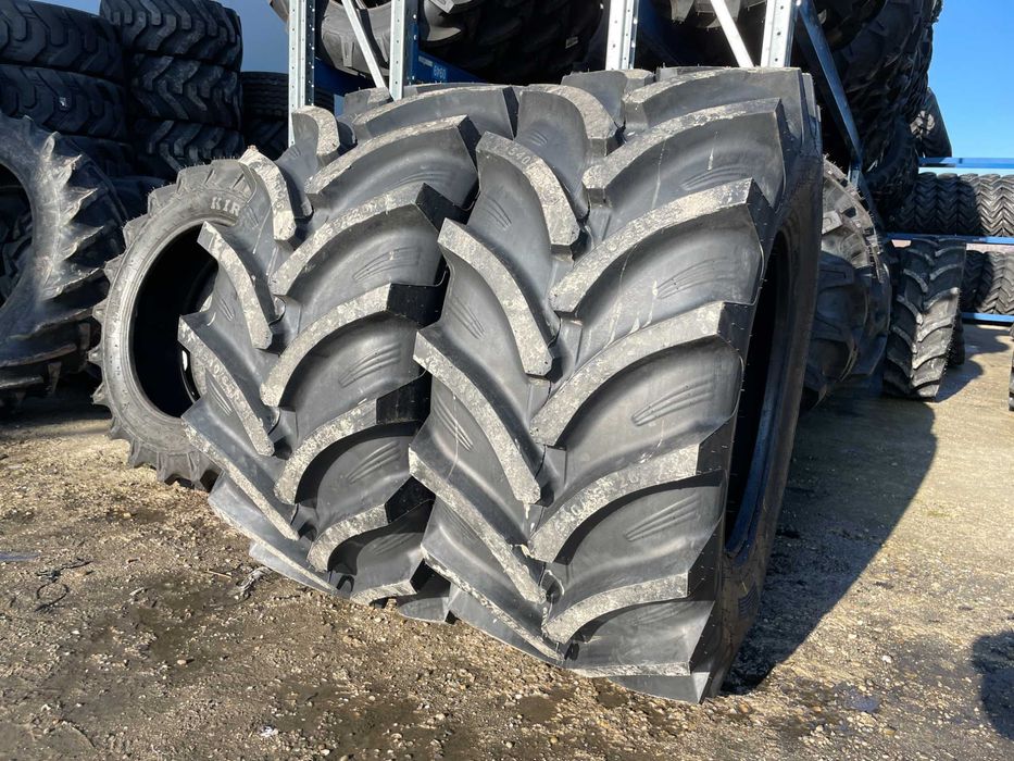 Anvelope radiale noi 540/65R28 pentru tractor fata New Holland