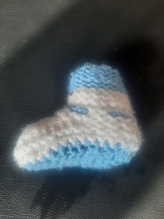 Топли бебешки терлици- 2 броя за 10  лв.