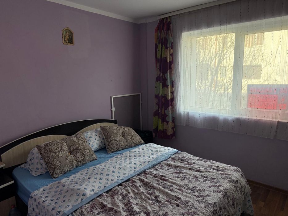 Vand apartament , 2 camere fara centrala termica mobilat complet