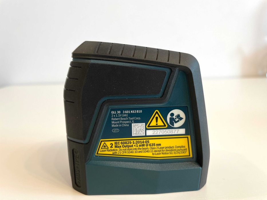 Nivela cu laser Bosch Professional GLL30, model SUA