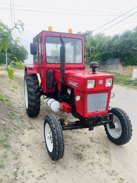 Tractor universal 650