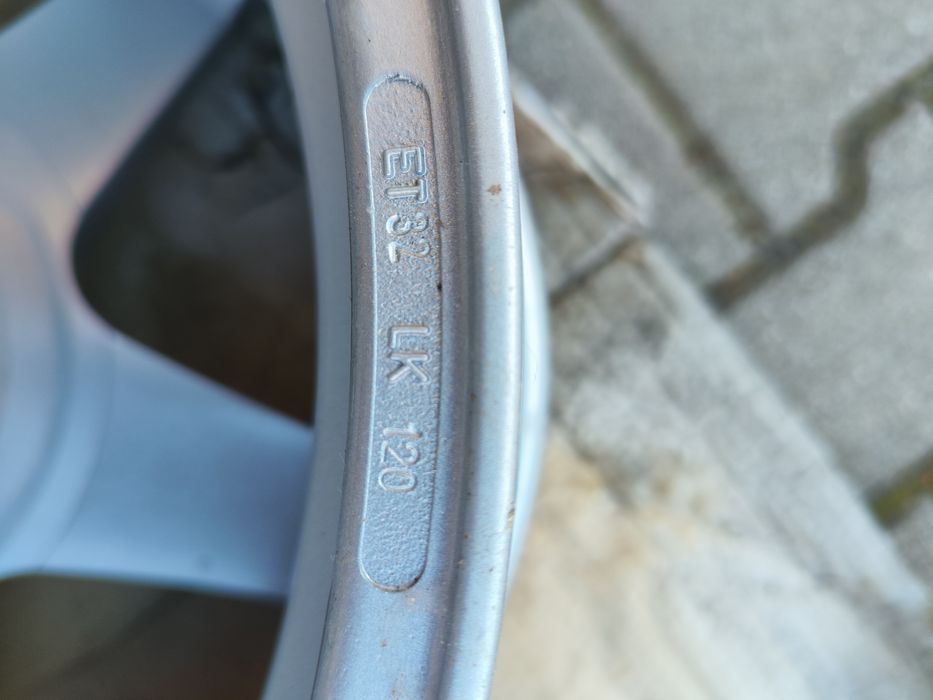 Продавам чисто нови немски лети джанти 18 цола за БМВ