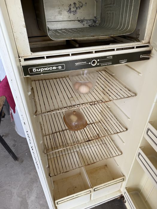 Muzlatgich sotiladi ССССР