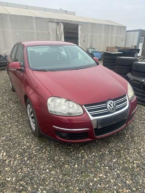 Dezmembrez,VW Jetta cutie manuala 5T 1.9 tdi tip BXE,An 2008