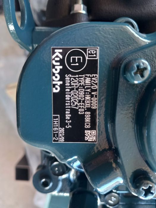Motor Kubota D902-EF03