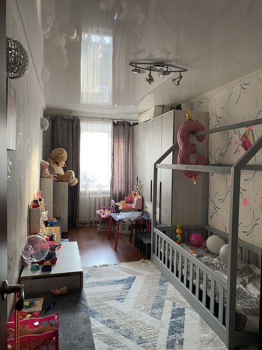 Продам 3 х комнатную -20 мкр