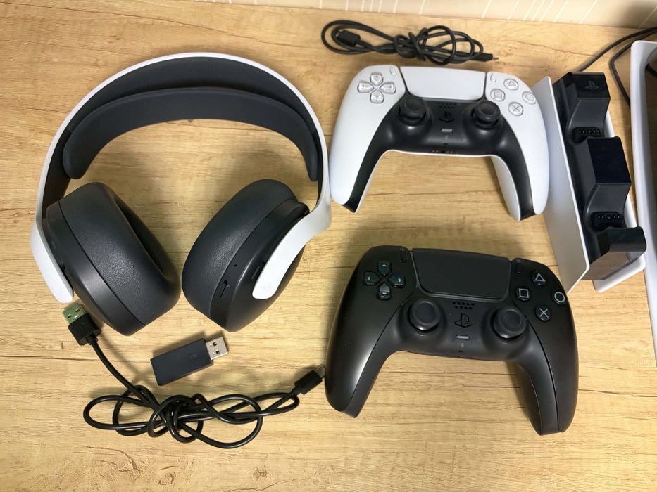 PlayStation 5 + casti