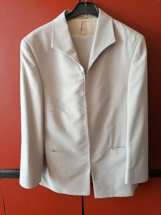 абитуриентски костюм