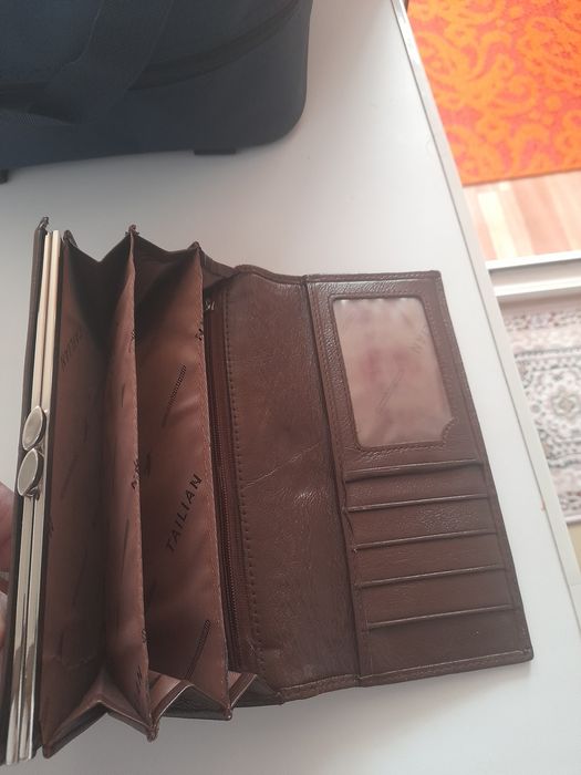 Кошелёк кожаный.