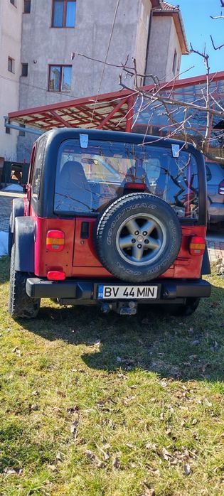 Vând jeep wrangler