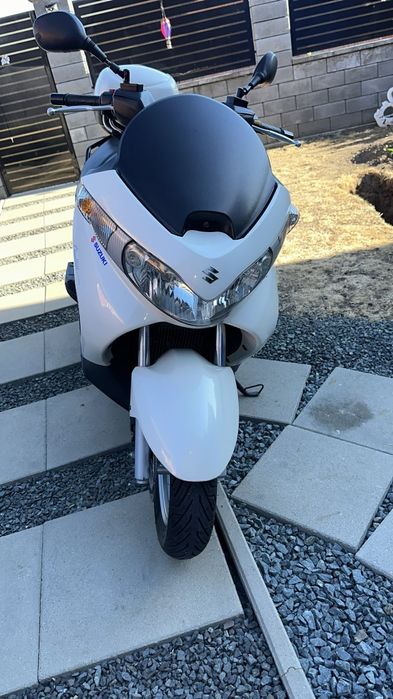 Scuter Suzuki Burgaman