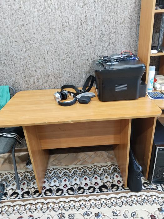 Продам стол компьютерный
