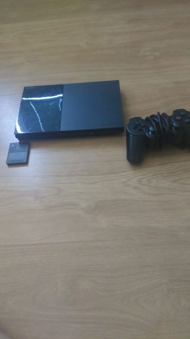 Плейстейшън 2 слим + 2 игри