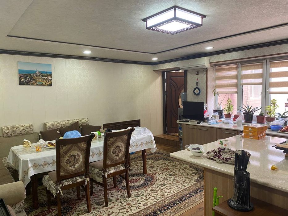 Yunsobod kotta hasanboyda uchaska sotiladi 280 000$min