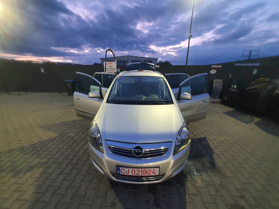 VÂND Opel zafira urgent 1.7 diesel eco flex 2010