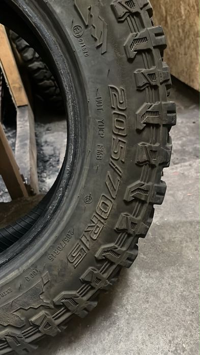 Продам шины 205/70/15