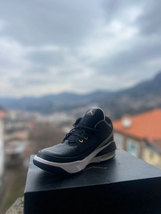 Jordan max aura 5