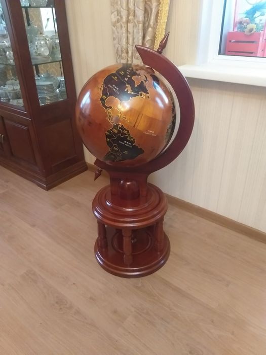 Продам Срочно глобус из натурального дерева