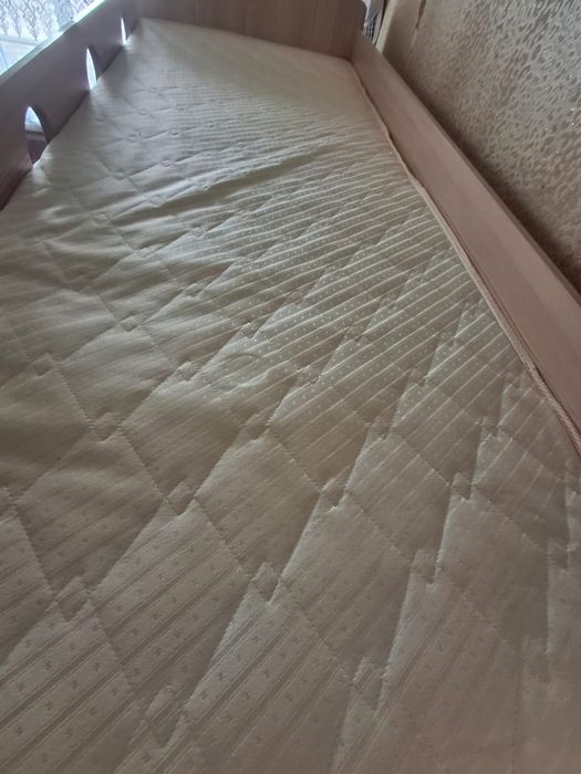 Продам двухэтажную кровать