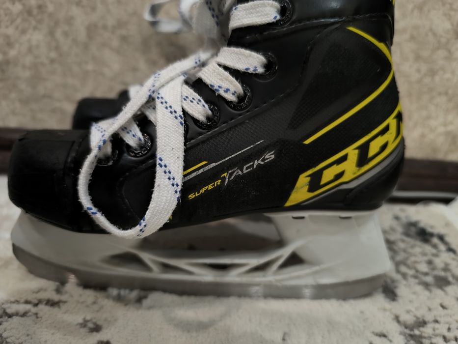 Коньки хоккейные CCM SUPER TACKS WH