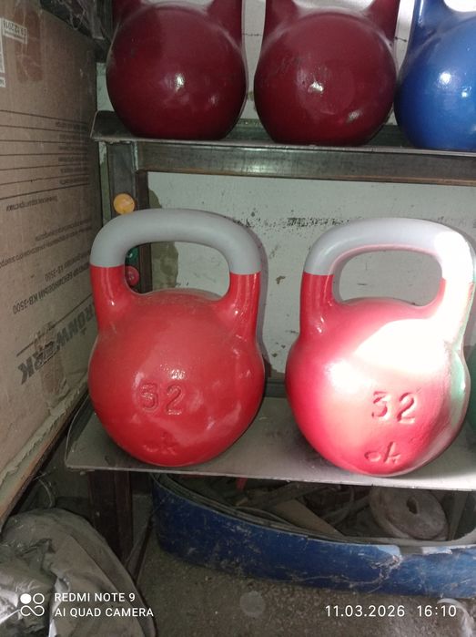 Гиря 12кг соревновательная.