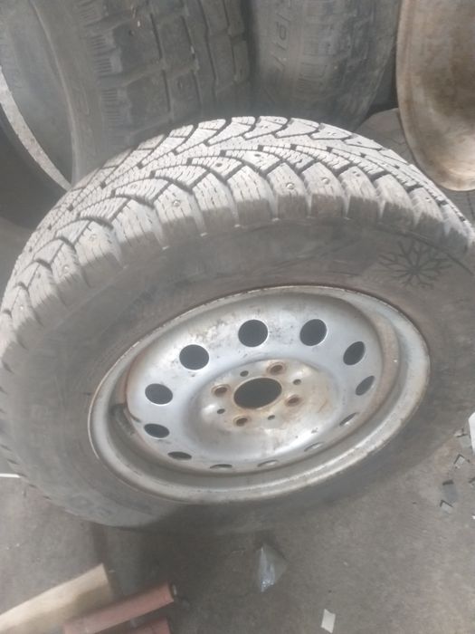 Продам колесо 185/65r14 цена 15000