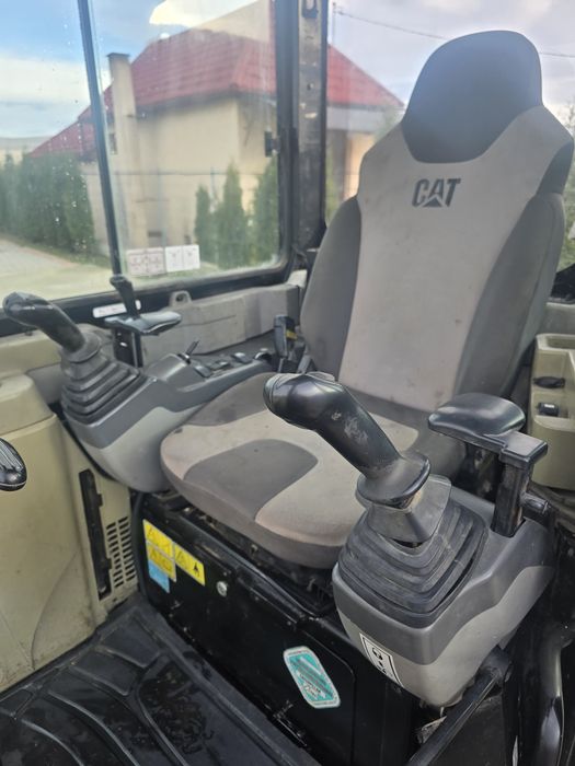 Vand miniexcvator Caterpillar 3,5t an 2012