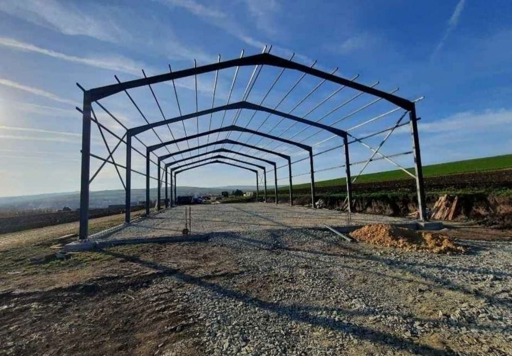 Vând structura metalica