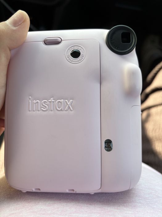 Продаю instax mini 12 в розовом цвете