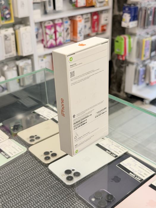 Apple iPhone 17 Pro 256GB Cosmic Orange Чисто Нов!