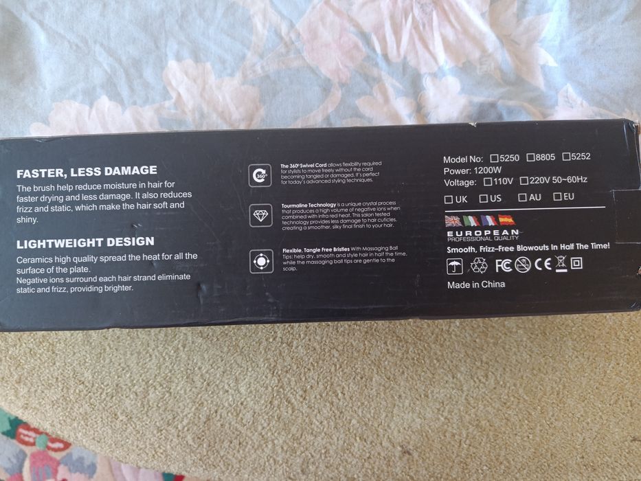 Продам фен расческа!