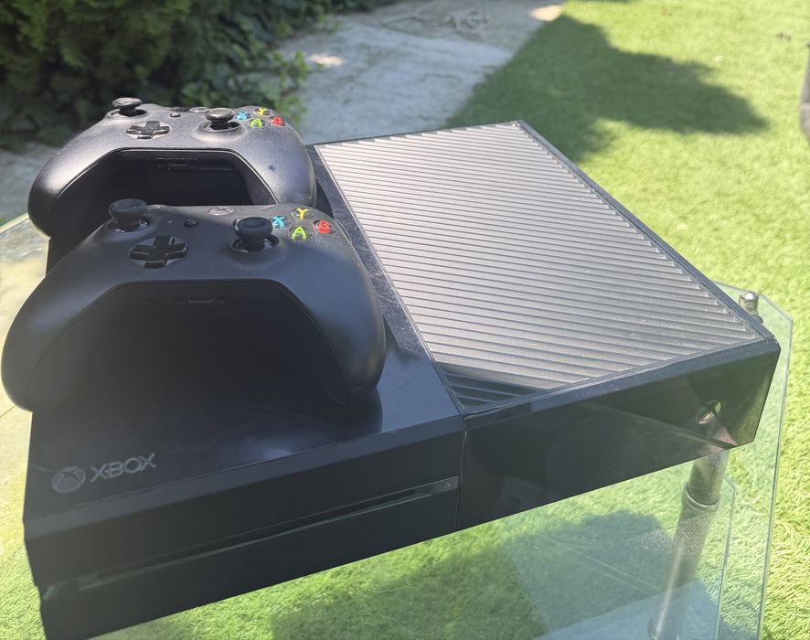 Xbox One 500 GB + 2 console + 20+ jocuri