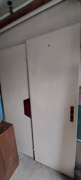 Стари врати от соца