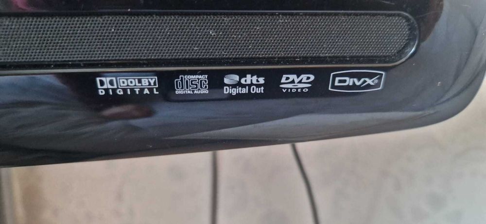 телевизор TOSHIBA со встроенным DVD