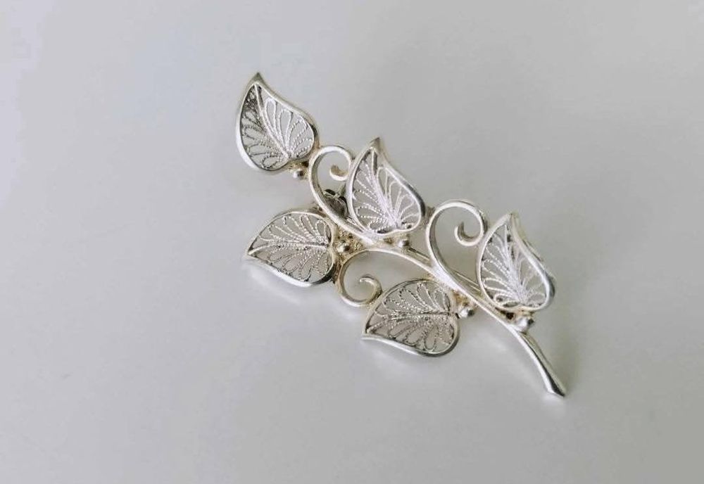 Veche brose model filigran, floral, Argint 835, Germania