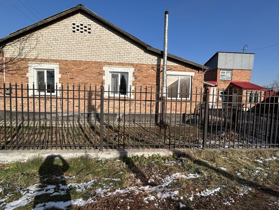 Дом в центре Меновного