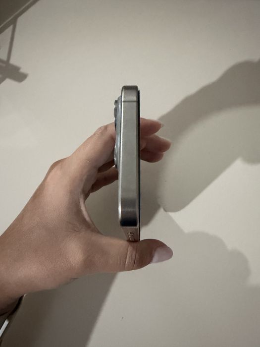 Продам IPhone 15 Pro, 128GB