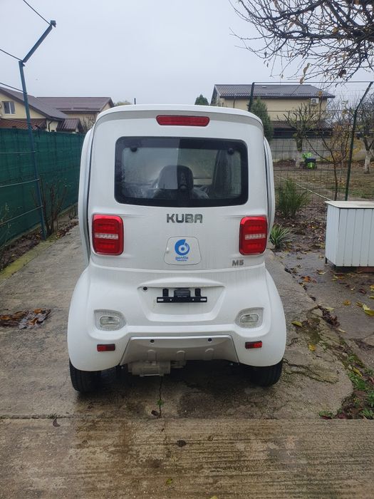 Vând mașină electrica
