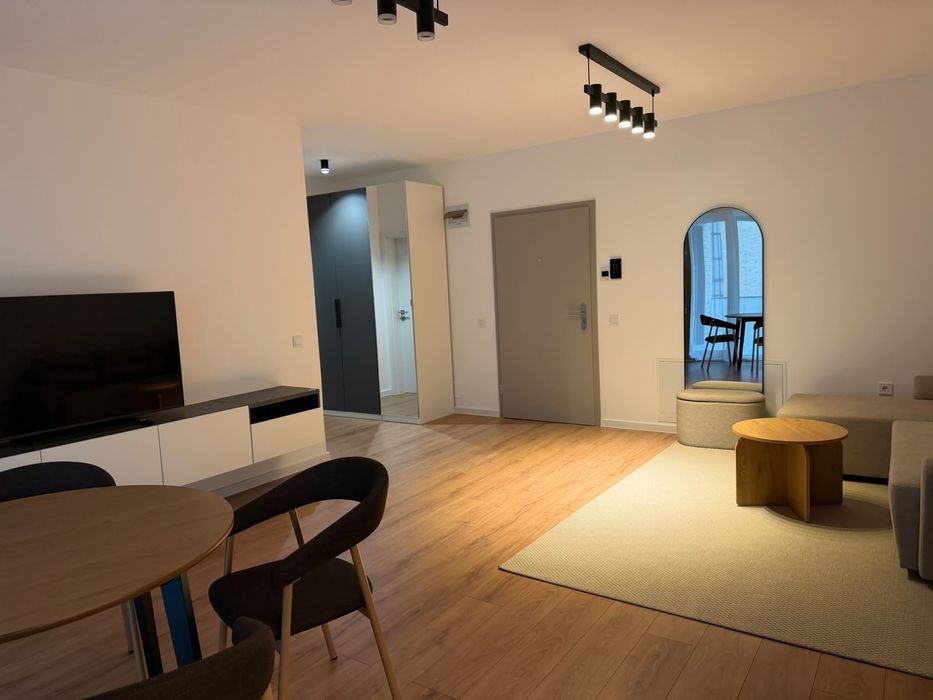 INCHIRIEZ apartament Rasnov