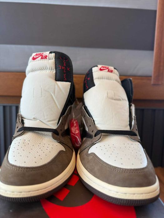 Jordan 1 High "TRAVIS SCOTT" 47.5 EUR + Кутия + Връзки