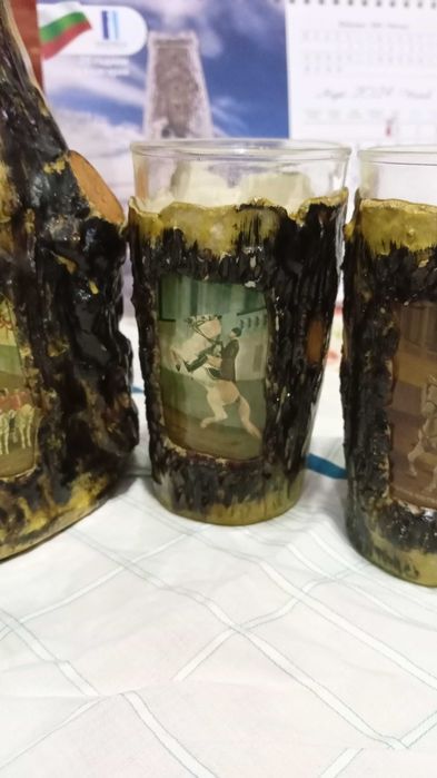 Продавам сувенирен ловджийски комплект Кана с чаши